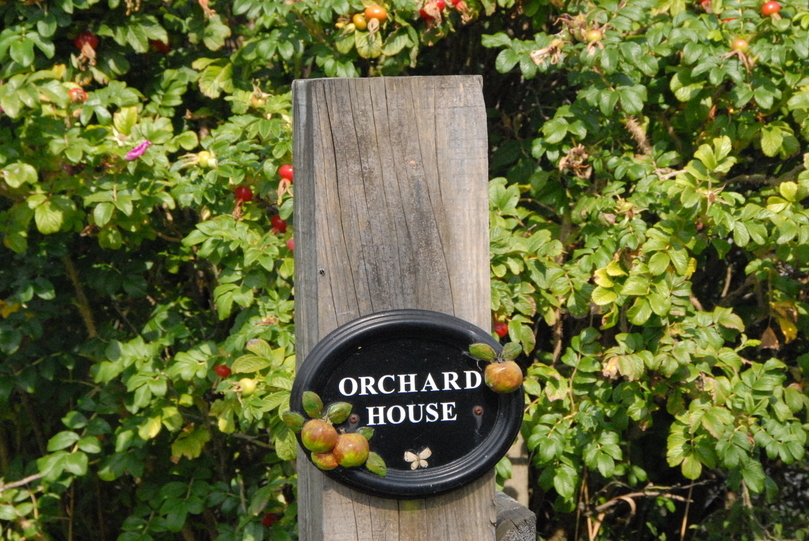 Orchard House Holiday Cottage Bideford Sign